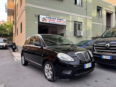 Lancia Ypsilon Argento Nero usata Genova