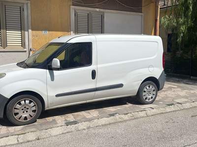 Fiat Doblò non fumatore Bianco usata Martinsicuro (TE)