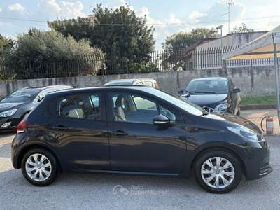 Peugeot 208 Peugeot 208 PureTech 68 -Access Nero usata Terlizzi