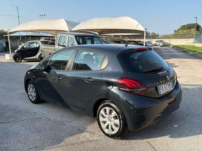 Peugeot 208 Peugeot 208 PureTech 68 -Access Nero usata Terlizzi