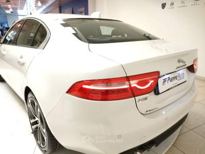Jaguar XE  - xe 2.0 d turbo 180cv pure Bianco usata Civitanova Marche