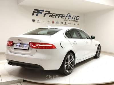 Jaguar XE  - xe 2.0 d turbo 180cv pure Bianco usata Civitanova Marche