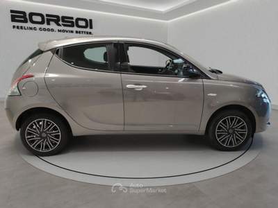 Lancia Ypsilon  - ypsilon 1.0 firefly 5 porte s&s hybrid gold Grigio usata Treviso