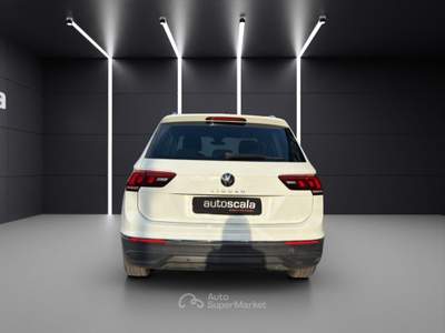 Volkswagen Tiguan 2.0 TDI 150 CV SCR DSG Life Bianco usata San Nicola la Strada
