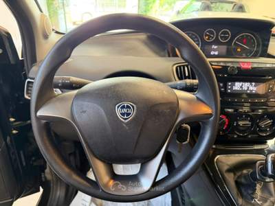 Lancia Ypsilon In perfette condizioni e pronta a viaggiare con te Nero usata Quarrata