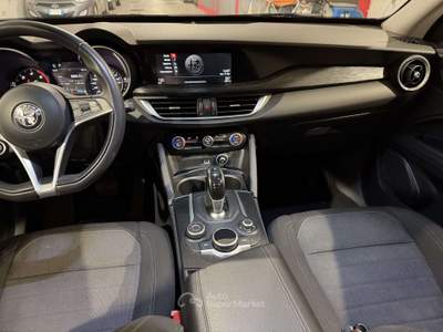 Alfa Romeo Stelvio Stelvio 2017 2.2 t Business rwd 160cv auto my19 Grigio usata Firenze