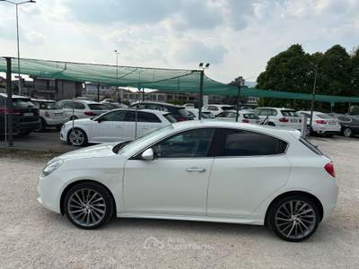 Alfa Romeo Giulietta Giulietta 1.6 jtdm(2) Distinctive Bianco usata Rezzato