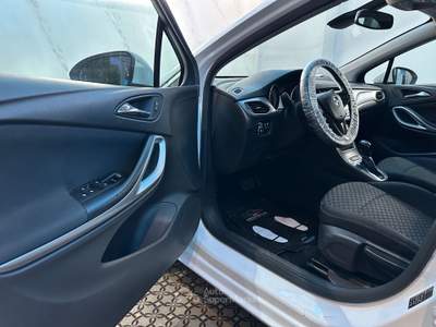 Opel Astra aut. 5 porte Business Bianco usata Prato