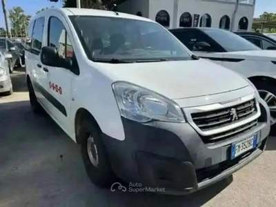 Peugeot Partner Tepee 1.6 BLUEHDI 75CV 5 posti N1 E6 - FM352BC Bianco usata Basiliano