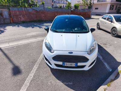 Ford Fiesta Ford Fiesta 1.5 TDCi Black & White Edition Bianco usata Crispano