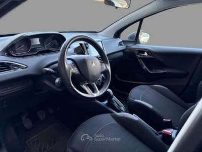 Peugeot 208 1° serie PureTech 82 5 porte Nero usata Oderzo