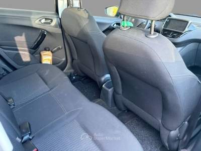 Peugeot 208 1° serie PureTech 82 5 porte Nero usata Oderzo