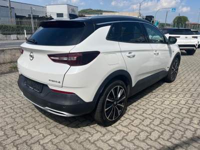 Opel Grandland 1.6 Hybrid4 Plug-in aut. AWD Bianco usata Savona