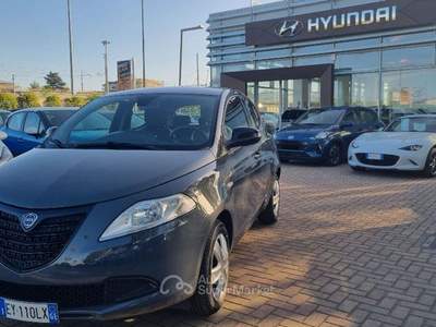 Lancia Ypsilon 1.2 69 CV 5 porte Elefantino Grigio usata Savona