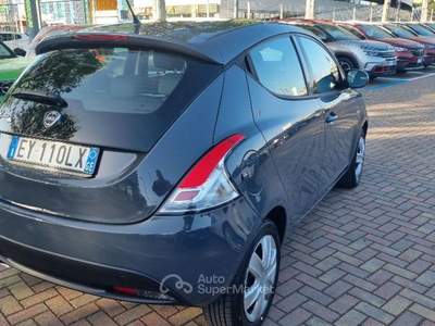 Lancia Ypsilon 1.2 69 CV 5 porte Elefantino Grigio usata Savona