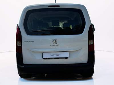 Peugeot Rifter ACTIVE 1.200 BENZINA 110 CV VETTURA Bianco usata Venezia