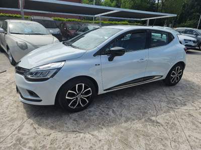 Renault Clio dCi 8V 90 CV 5 porte Moschino Intens Bianco usata Rossano Veneto