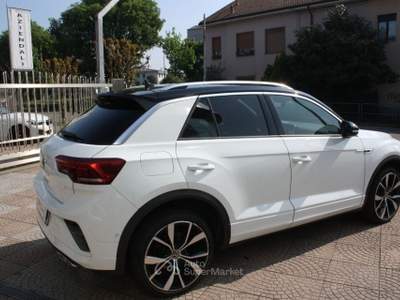 Volkswagen T-Roc 1.5 TSI ACT DSG R-Line Bianco usata Nova Milanese