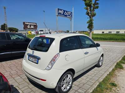 Lancia Ypsilon 1.3 MJT 75 CV Unyca Bianco usata Civitanova Marche