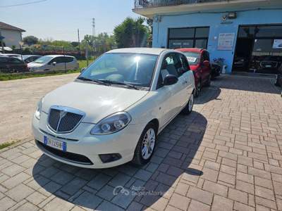 Lancia Ypsilon 1.3 MJT 75 CV Unyca Bianco usata Civitanova Marche