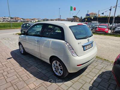 Lancia Ypsilon 1.3 MJT 75 CV Unyca Bianco usata Civitanova Marche