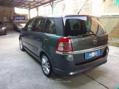 Opel Zafira 1.9 16V CDTI 150CV Cosmo Grigio usata Fossano