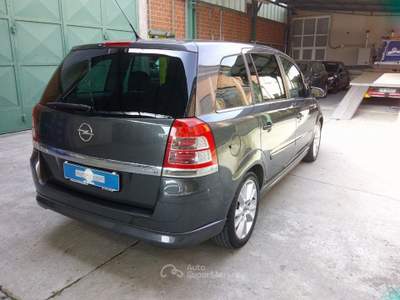 Opel Zafira 1.9 16V CDTI 150CV Cosmo Grigio usata Fossano