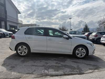 Volkswagen Golf Golf 2.0 TDI 115 CV SCR Life Bianco usata Agnone