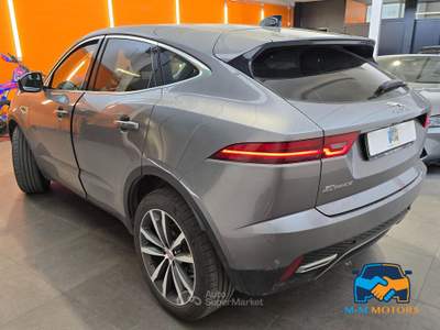Jaguar E-Pace 2.0d i4 mhev R-Dynamic SE awd 204cv auto Grigio usata Curno
