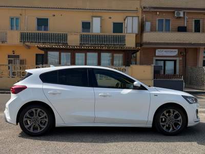 Ford Focus Focus 1.0t ecoboost h ST-Line X 125cv Bianco usata Fiumicino