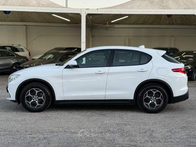 Alfa Romeo Stelvio Stelvio 2.2 T.d. 190 CV AT8 Q4 Sup. Bus. Bianco usata San Michele Salentino