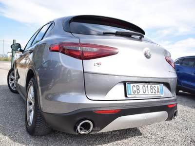 Alfa Romeo Stelvio 2.2 T.diesel 190 CV AT8 Q4 Bus. Grigio usata Montalto di Castro