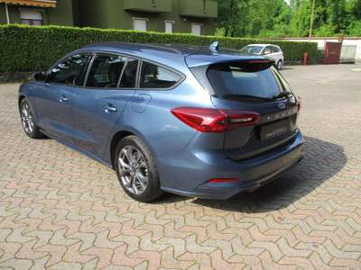 Ford Focus 1.0 EcoBoost Hybrid 125CV Powershift SW ST-Line De Blu/Azzurro usata VILLASANTA