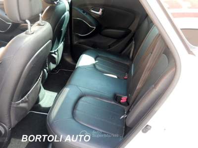 Hyundai ix35 2.0 CRDi 162.000 KM 184cv 4WD Xpossible A/T Bianco usata Mirandola