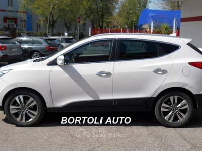 Hyundai ix35 2.0 CRDi 162.000 KM 184cv 4WD Xpossible A/T Bianco usata Mirandola
