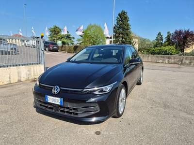 Volkswagen Golf 2.0 TDI 150 CV DSG SCR Style Nero usata Medesano