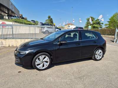 Volkswagen Golf 2.0 TDI 150 CV DSG SCR Style Nero usata Medesano