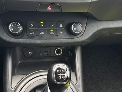 Kia Sportage Tenuta sempre in Garage privato, unico proprietario. Bianco usata Pesaro e Urbino