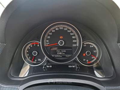 Volkswagen up! perfetta unico proprietario  tagliandata wolkswagen non fumatore Bianco usata Piombino