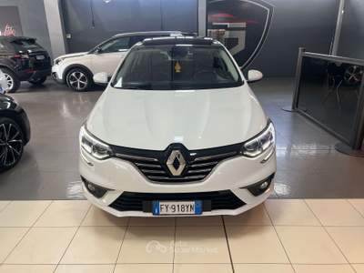 Renault Mégane Megane IV 2016 Grand Coupe Grand Coupe 1.5 blue dci Executive 115cv Bianco usata Romano di Lombardia