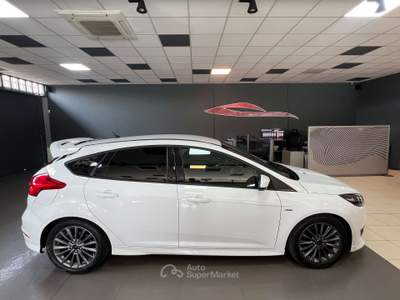 Ford Focus Focus IV 2015 5p 1.0 ecoboost ST-Line s Bianco usata Romano di Lombardia