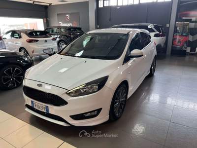 Ford Focus Focus IV 2015 5p 1.0 ecoboost ST-Line s Bianco usata Romano di Lombardia