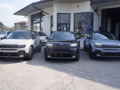 Jeep Avenger 1.2 turbo e-hybrid mhev Summit fwd 110cv edct6 TETTO PELLE Nero usata Gorlago