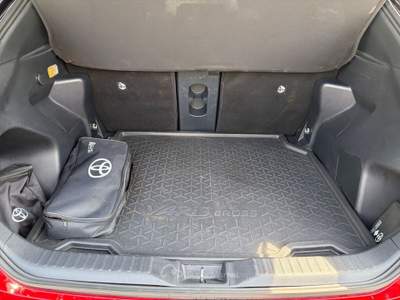 Toyota Yaris Cross 1.5H (116 CV) E-CVT Adventure Nero usata Varese