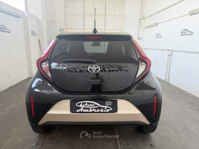 Toyota Aygo Aygo X 1.0 Lounge Air 72cv TUA DA 169,00 AL MESE Oro usata San Giuseppe Vesuviano