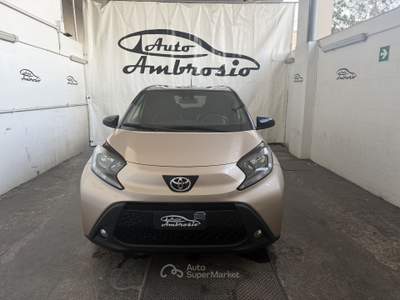 Toyota Aygo Aygo X 1.0 Lounge Air 72cv TUA DA 169,00 AL MESE Oro usata San Giuseppe Vesuviano