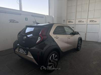 Toyota Aygo Aygo X 1.0 Lounge Air 72cv TUA DA 169,00 AL MESE Oro usata San Giuseppe Vesuviano