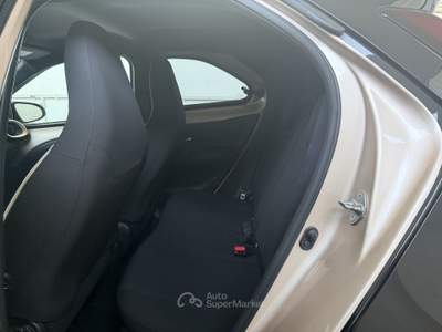Toyota Aygo Aygo X 1.0 Lounge Air 72cv TUA DA 169,00 AL MESE Oro usata San Giuseppe Vesuviano