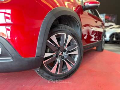 Peugeot 2008 PureTech 82 Allure S/S Rosso usata Cornate D'adda