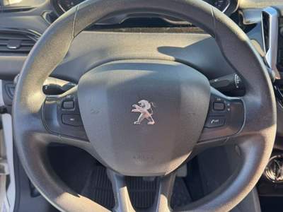 Peugeot 208 Active 1.0 VTi 68cv Bianco usata San Giuseppe Vesuviano